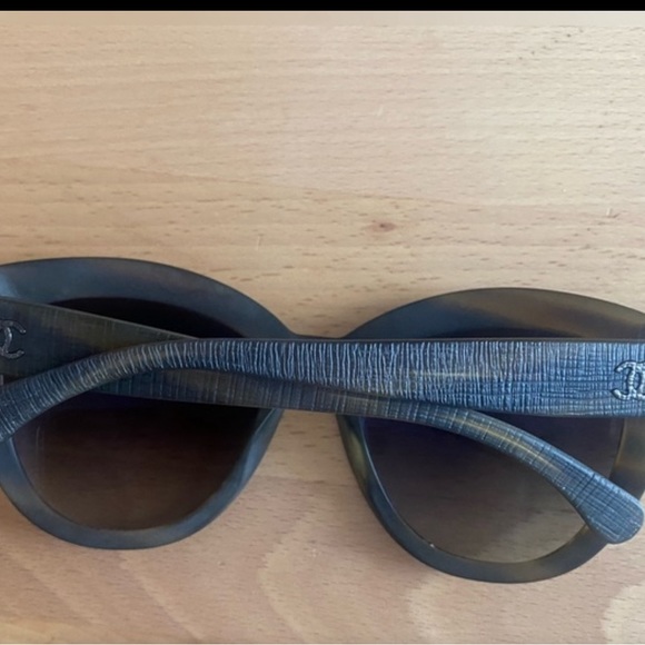 Authentic Chanel Sunglasses, do not come with a case - Picture 7 of 8